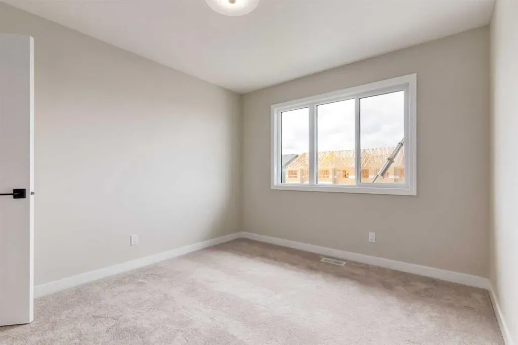 82 Agate Road