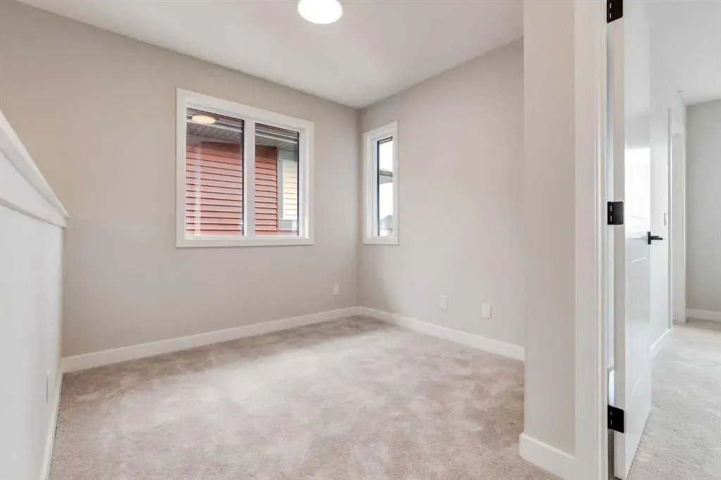 82 Agate Road