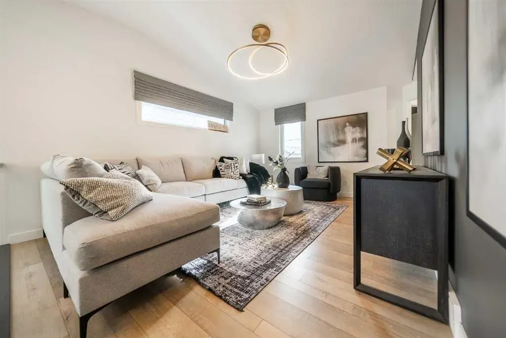211 Sora Terrace SE