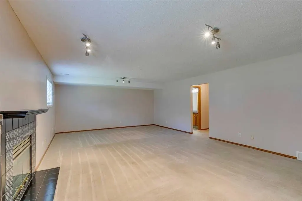 372 Millrise Drive SW