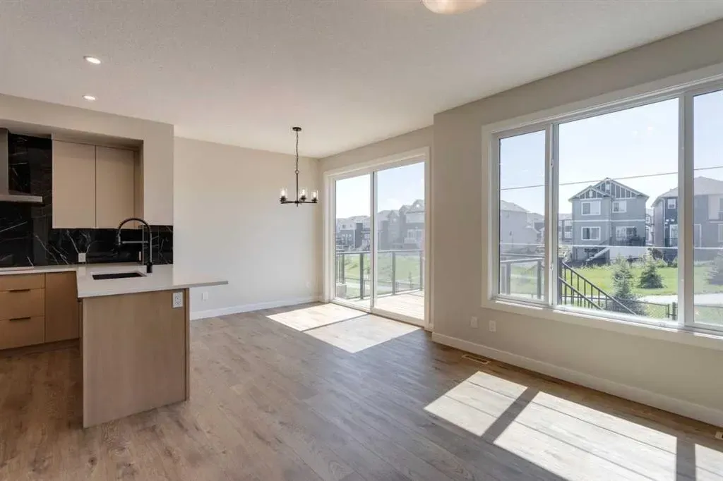 11 Lewiston View NE