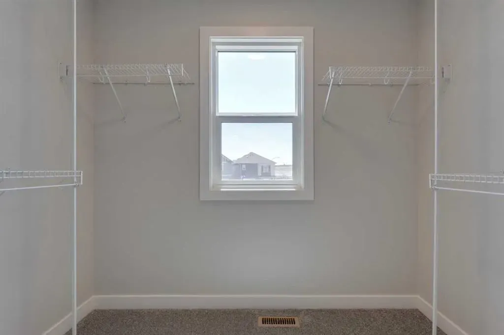 11 Lewiston View NE