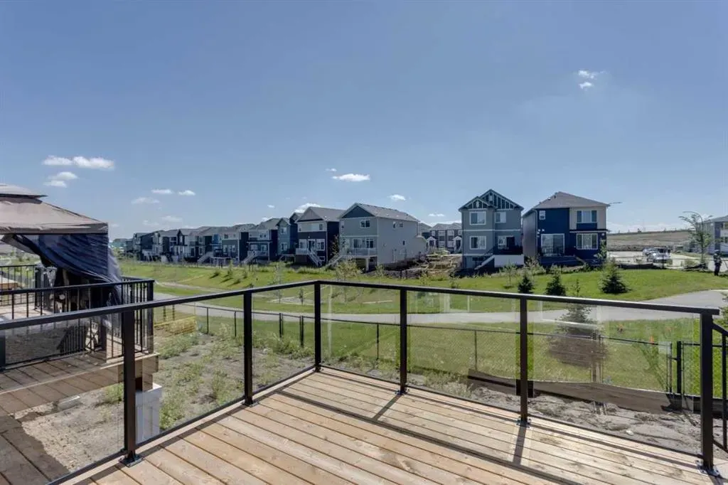 11 Lewiston View NE