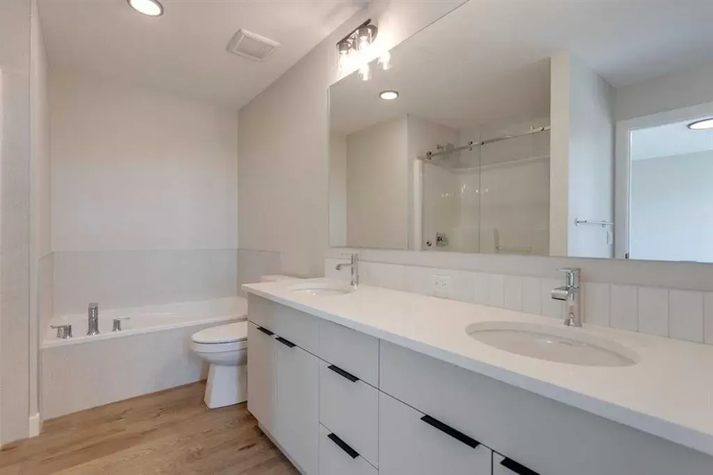 11 Lewiston View NE