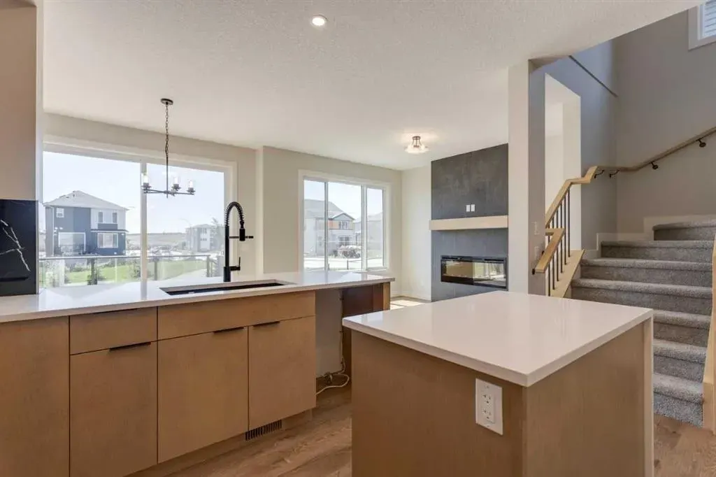11 Lewiston View NE