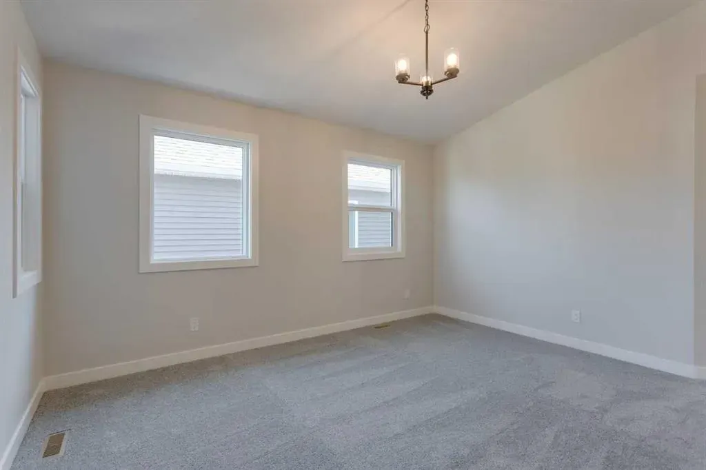 11 Lewiston View NE