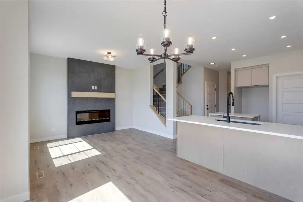 11 Lewiston View NE