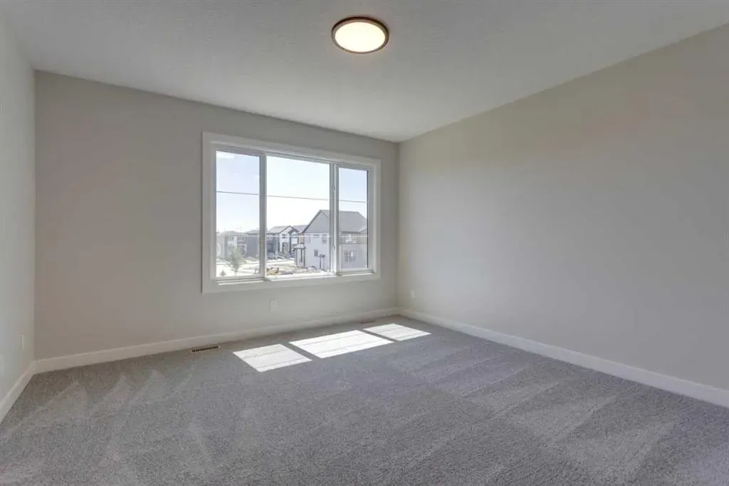 11 Lewiston View NE