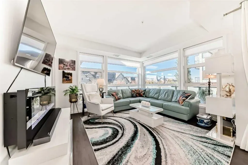 122 Mahogany Centre SE, #202