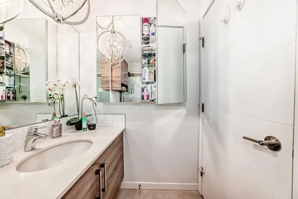 122 Mahogany Centre SE, #202