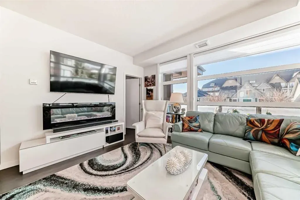 122 Mahogany Centre SE, #202