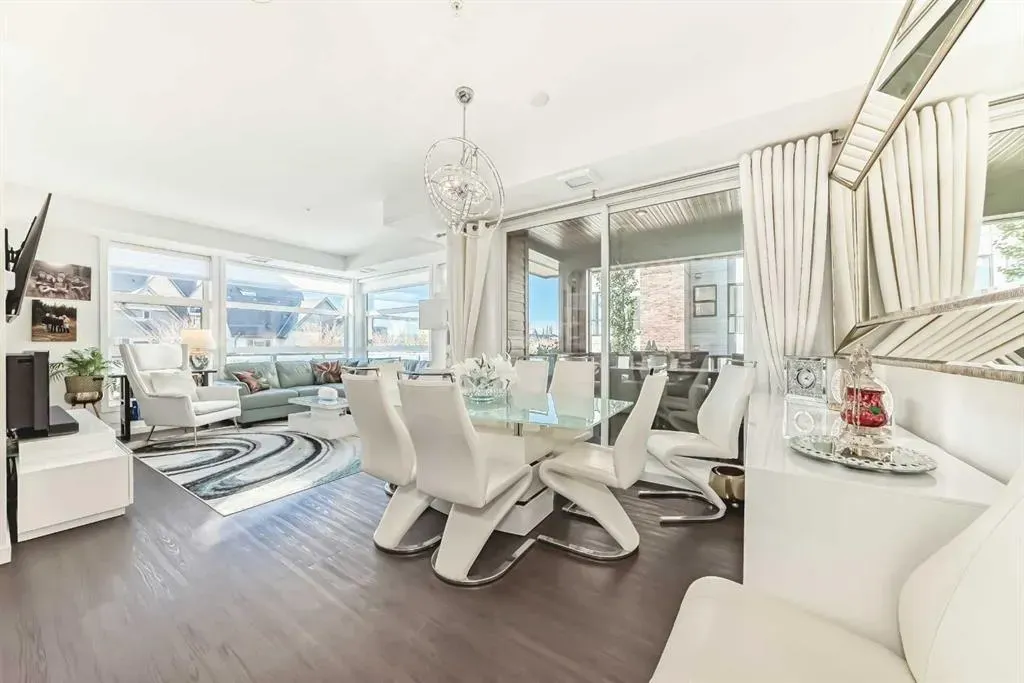 122 Mahogany Centre SE, #202