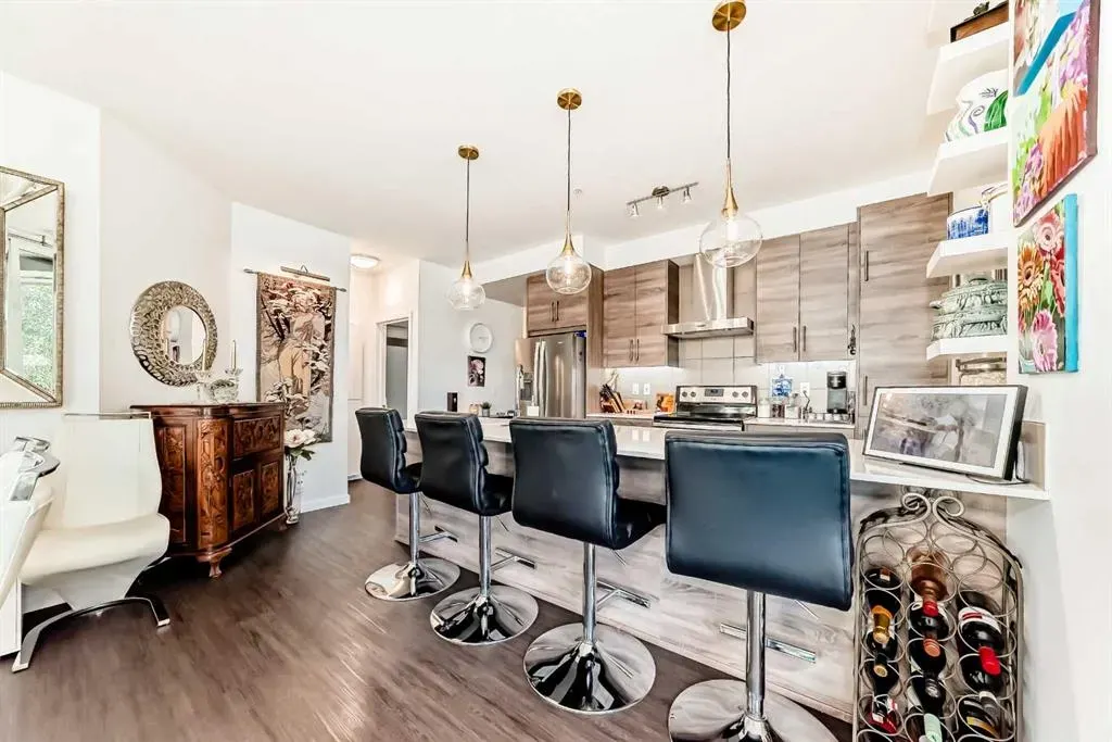 122 Mahogany Centre SE, #202