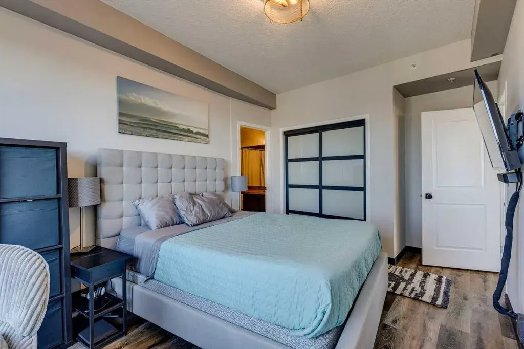1053 10 Street SW, #2211