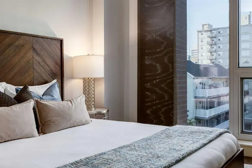 817 15 Avenue SW, #500