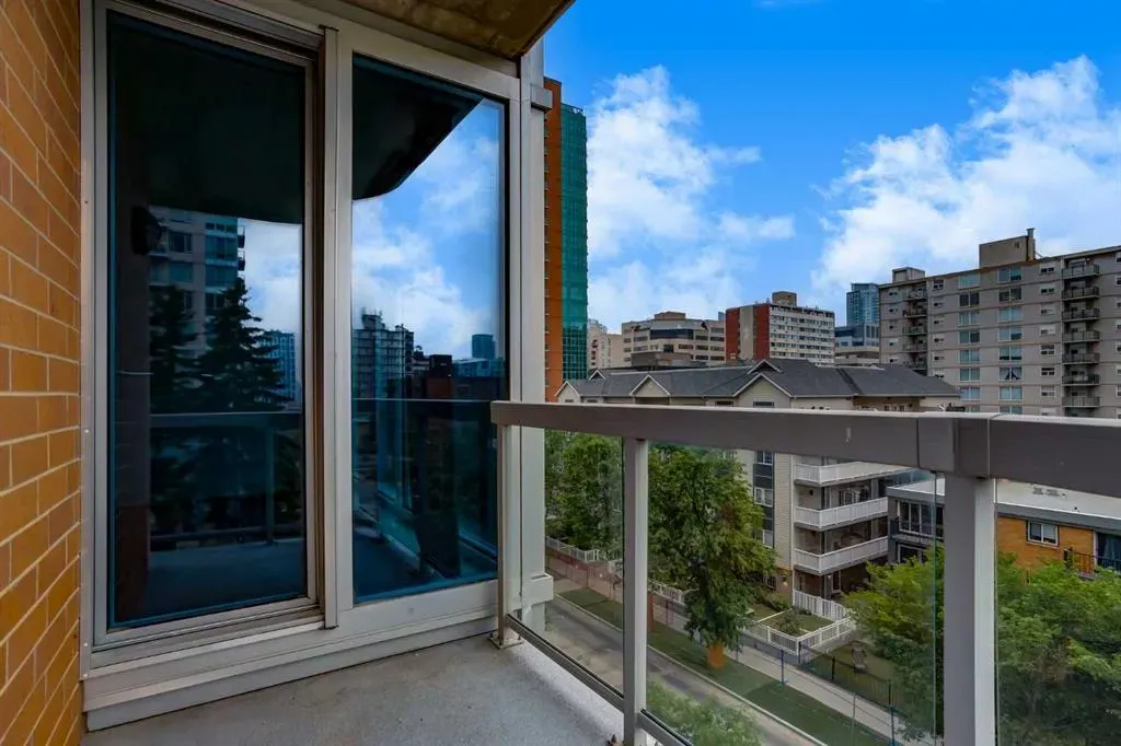 817 15 Avenue SW, #500