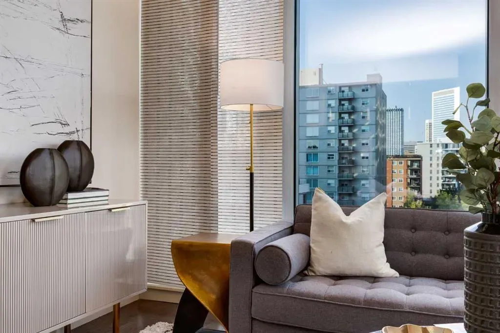 817 15 Avenue SW, #500