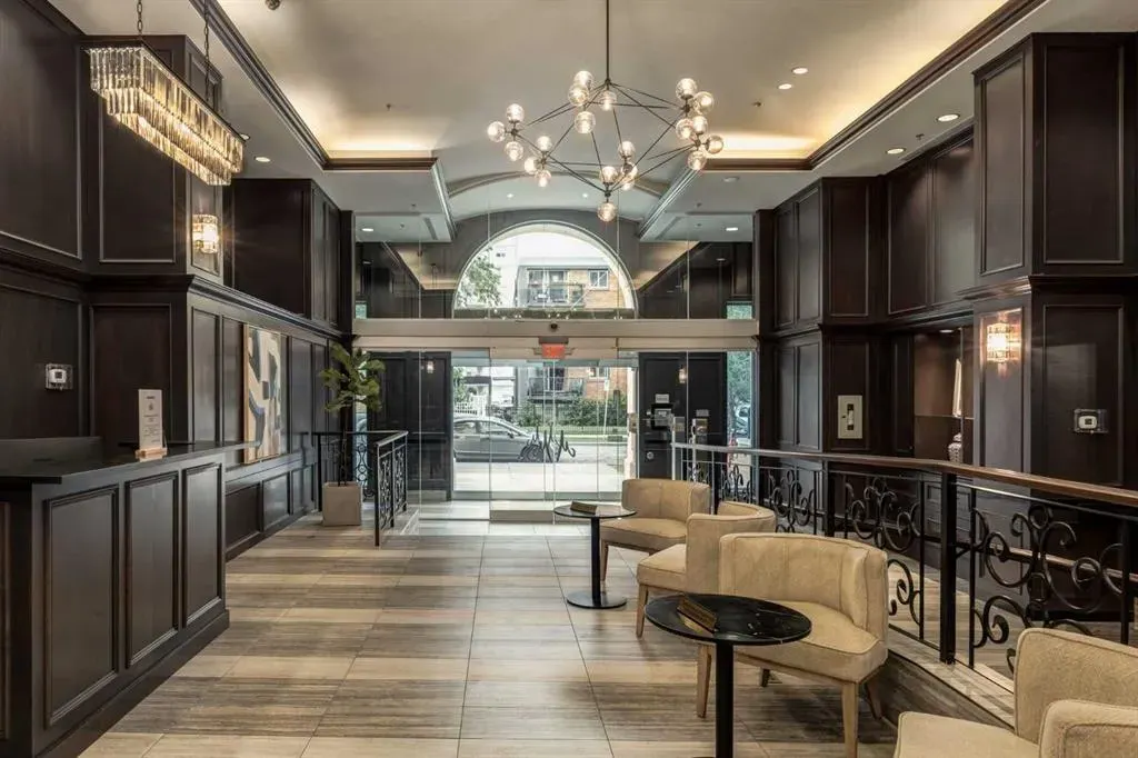 817 15 Avenue SW, #500