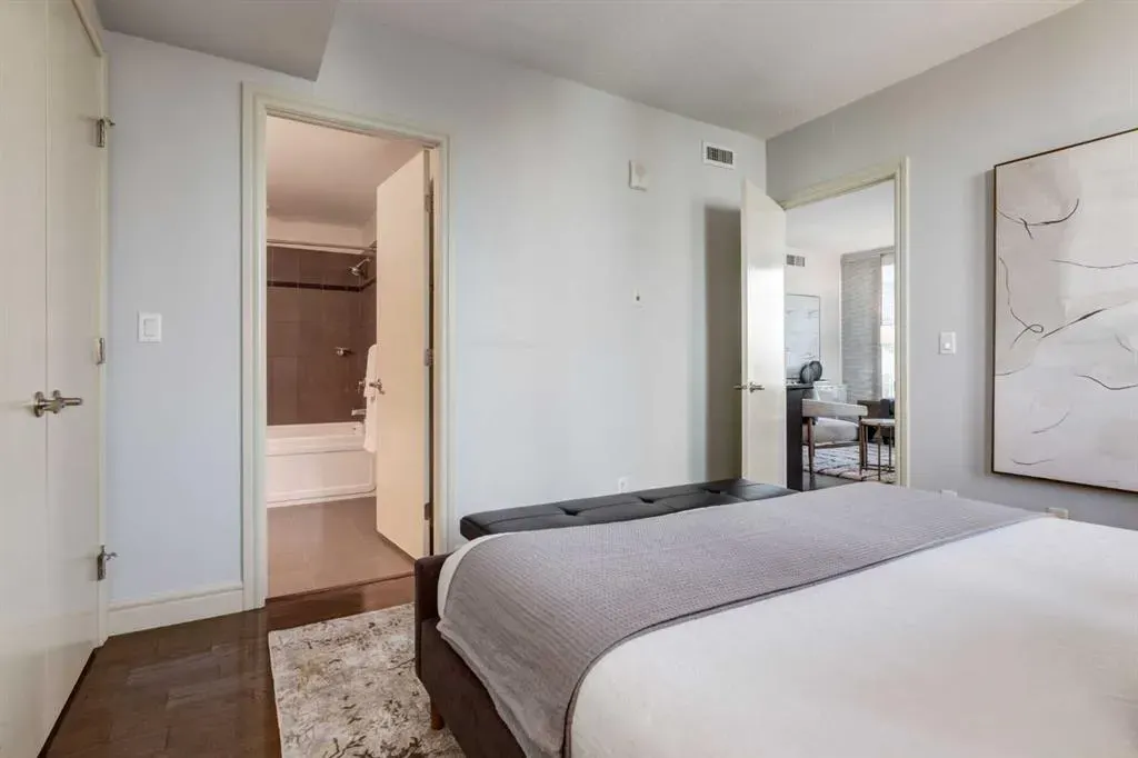 817 15 Avenue SW, #500