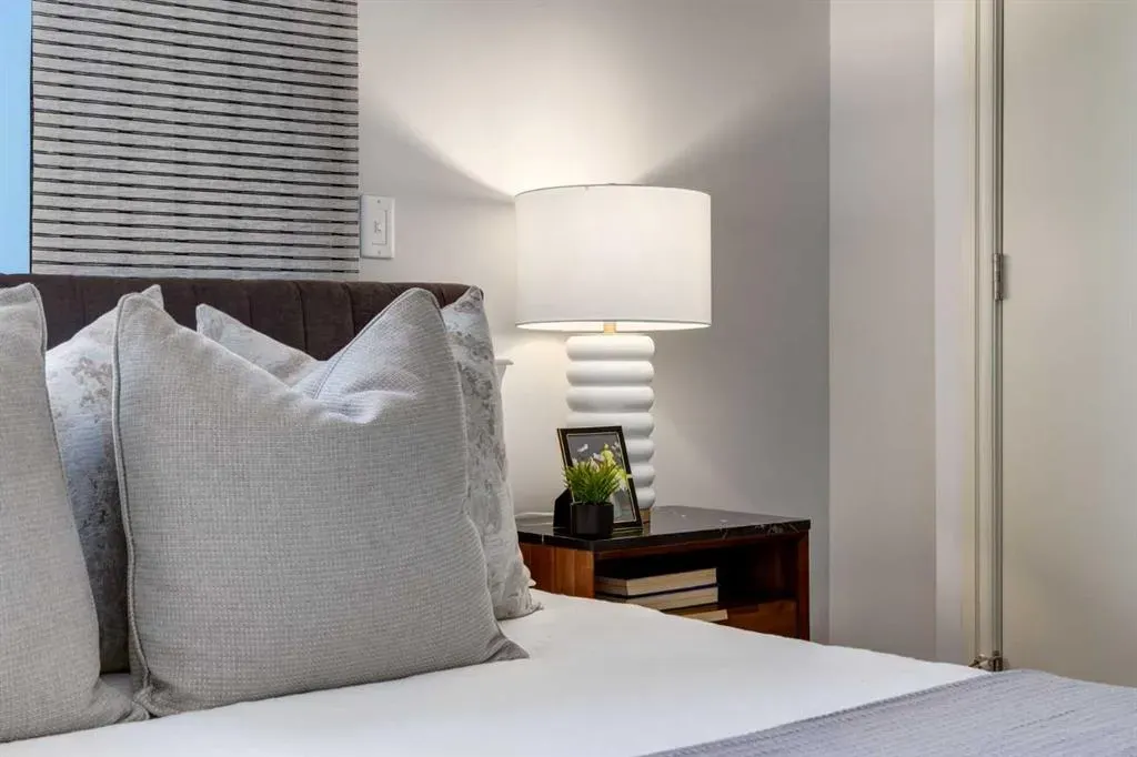 817 15 Avenue SW, #500