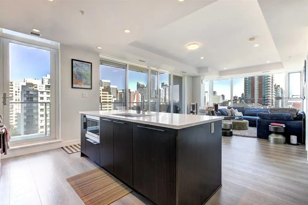 930 16 Avenue SW, #703