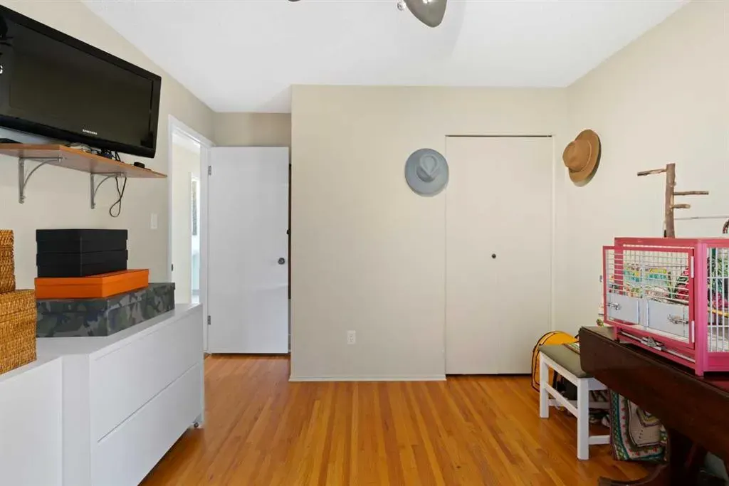 9632 Oakcliffe Drive SW