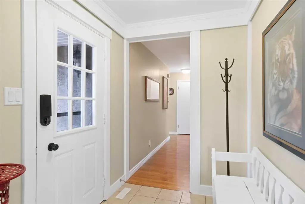 9632 Oakcliffe Drive SW