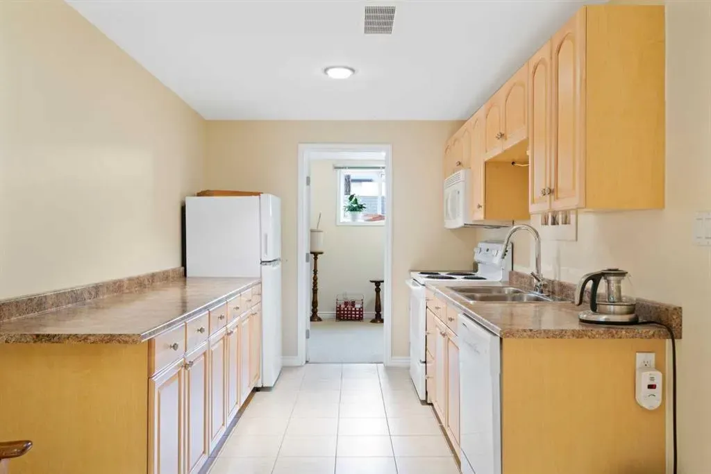 9632 Oakcliffe Drive SW