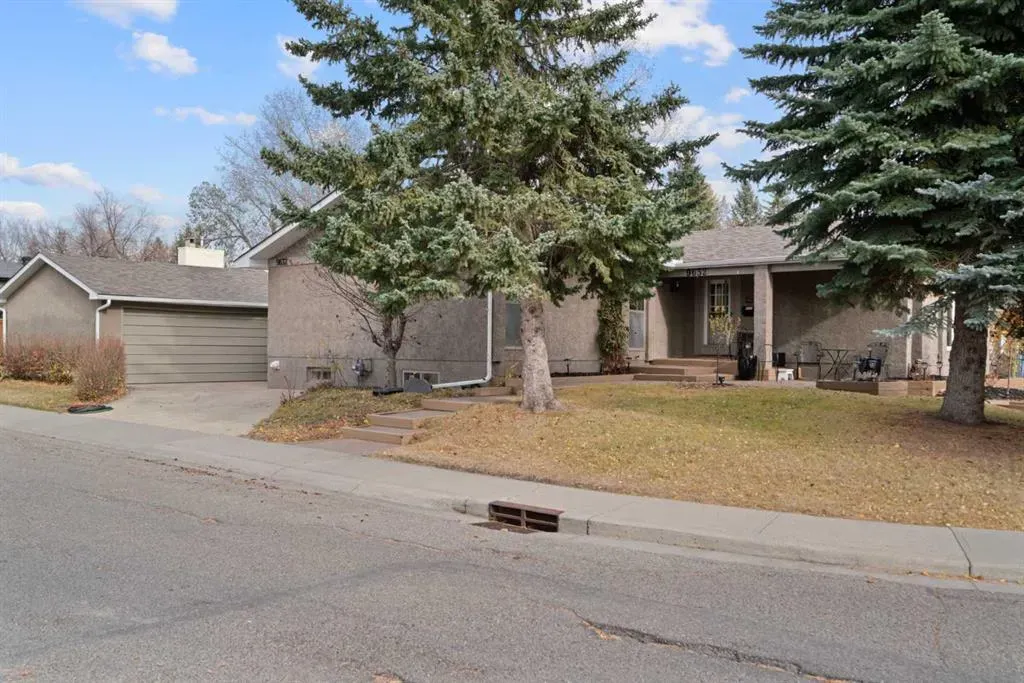 9632 Oakcliffe Drive SW