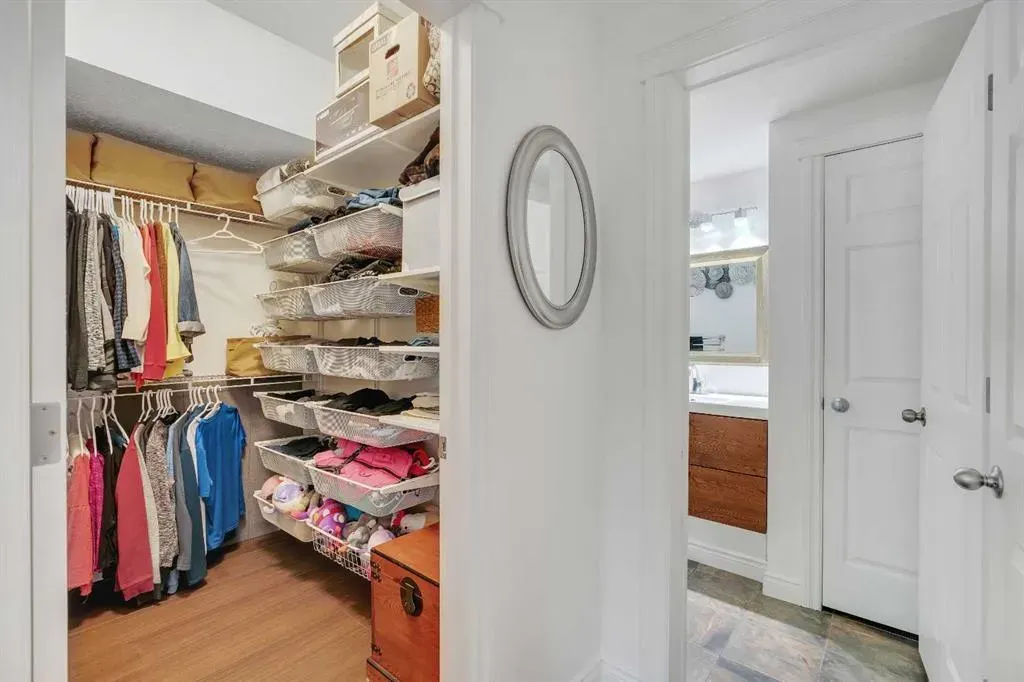 8 Hemlock Crescent SW, #101