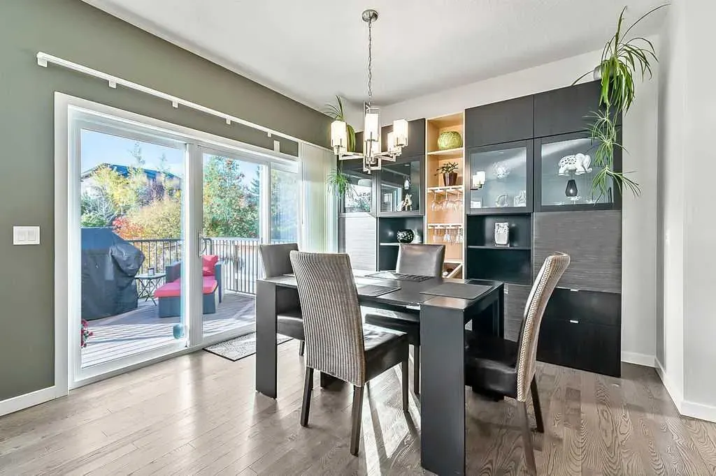 29 Cougar Ridge Close SW