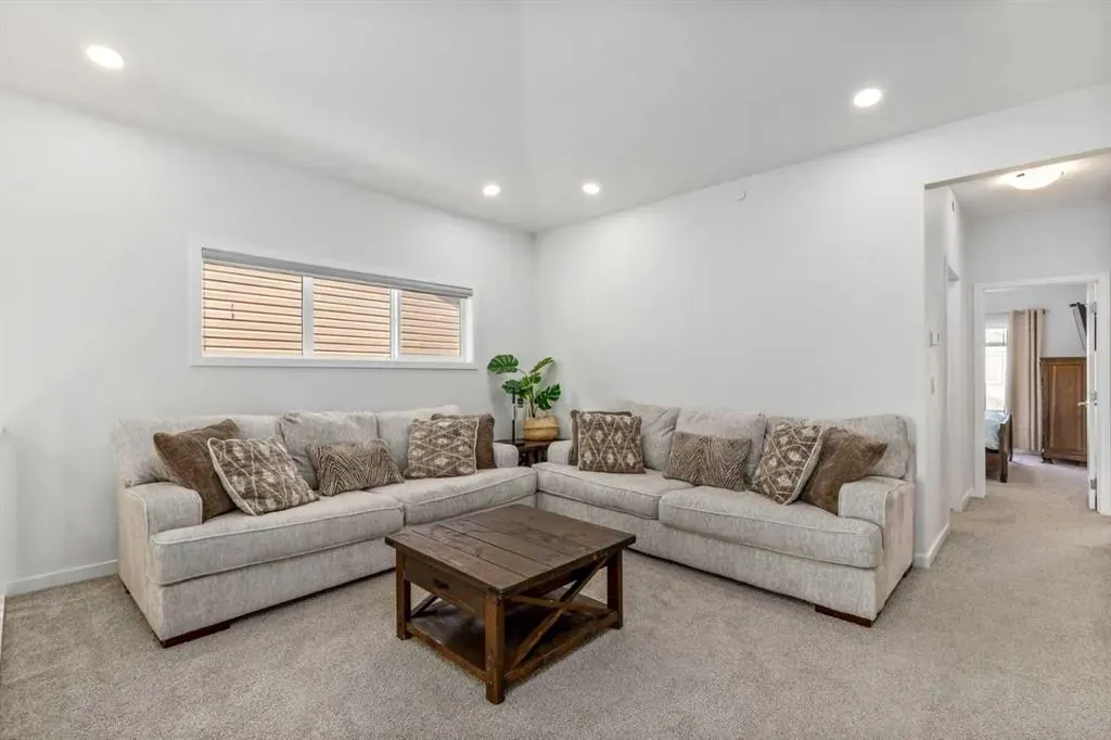 27 Lucas Terrace NW