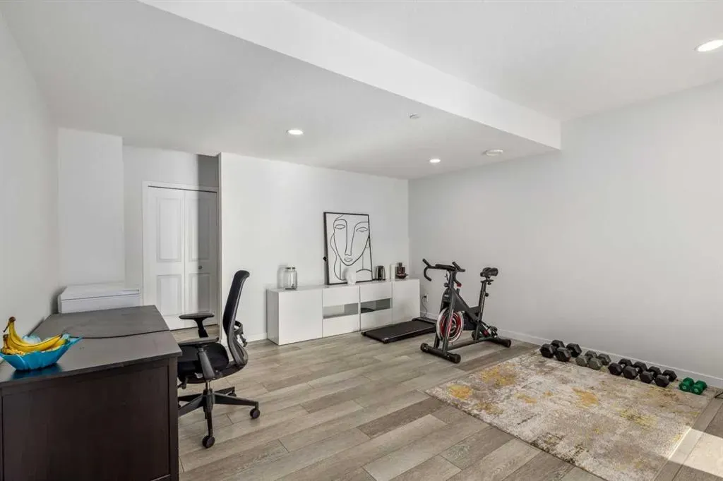 27 Lucas Terrace NW