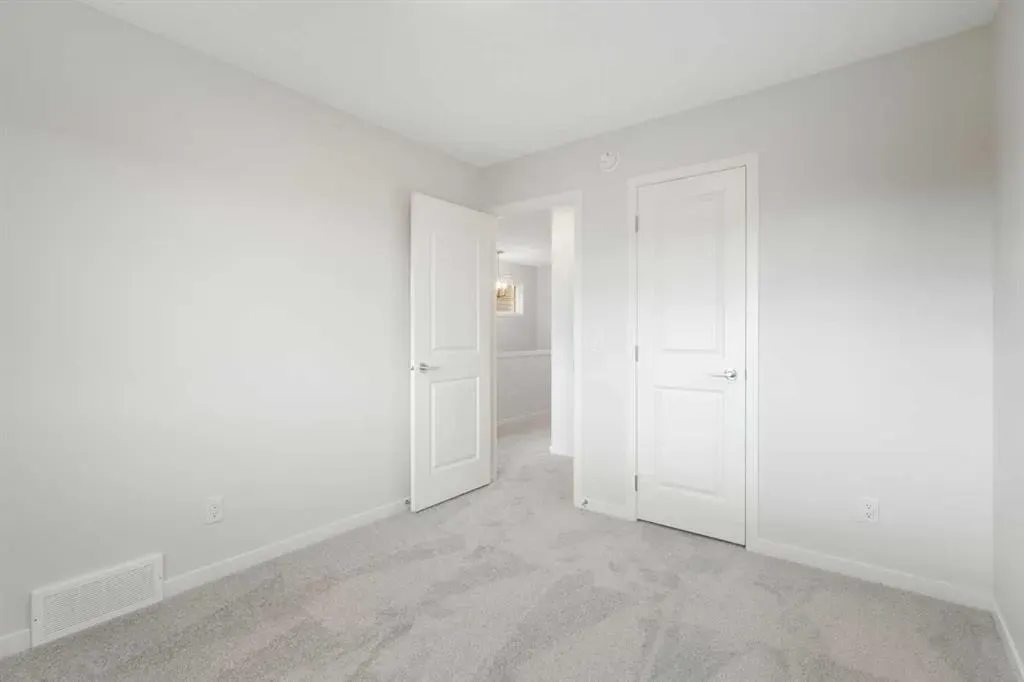 680 Buffaloberry Manor SE
