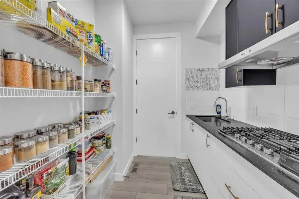 289 Corner Glen Way NE