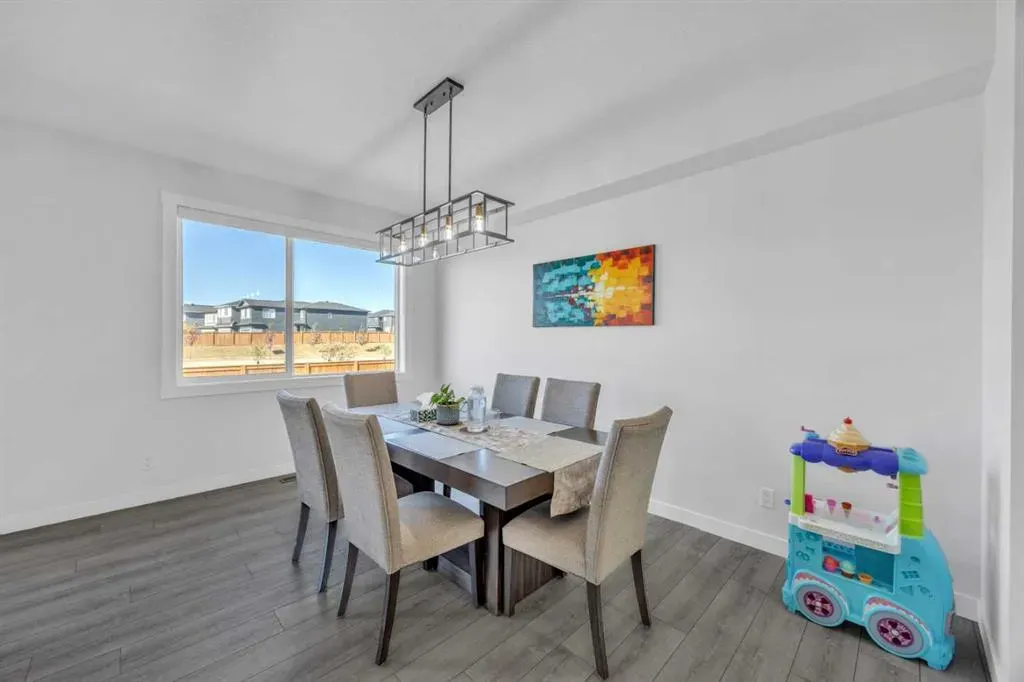 289 Corner Glen Way NE