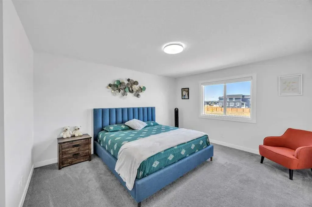 289 Corner Glen Way NE