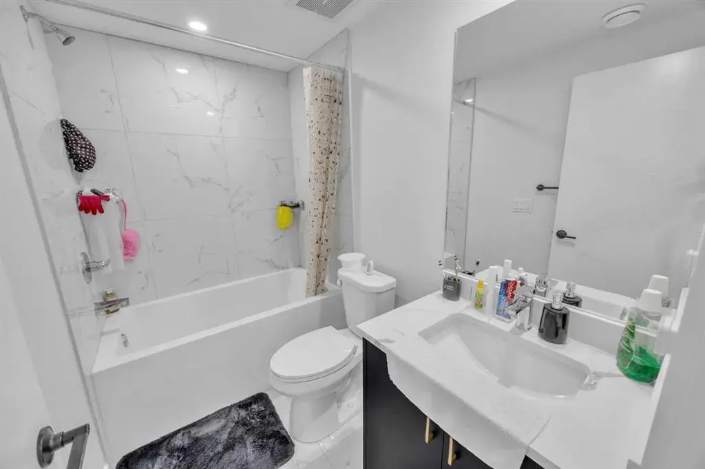 289 Corner Glen Way NE