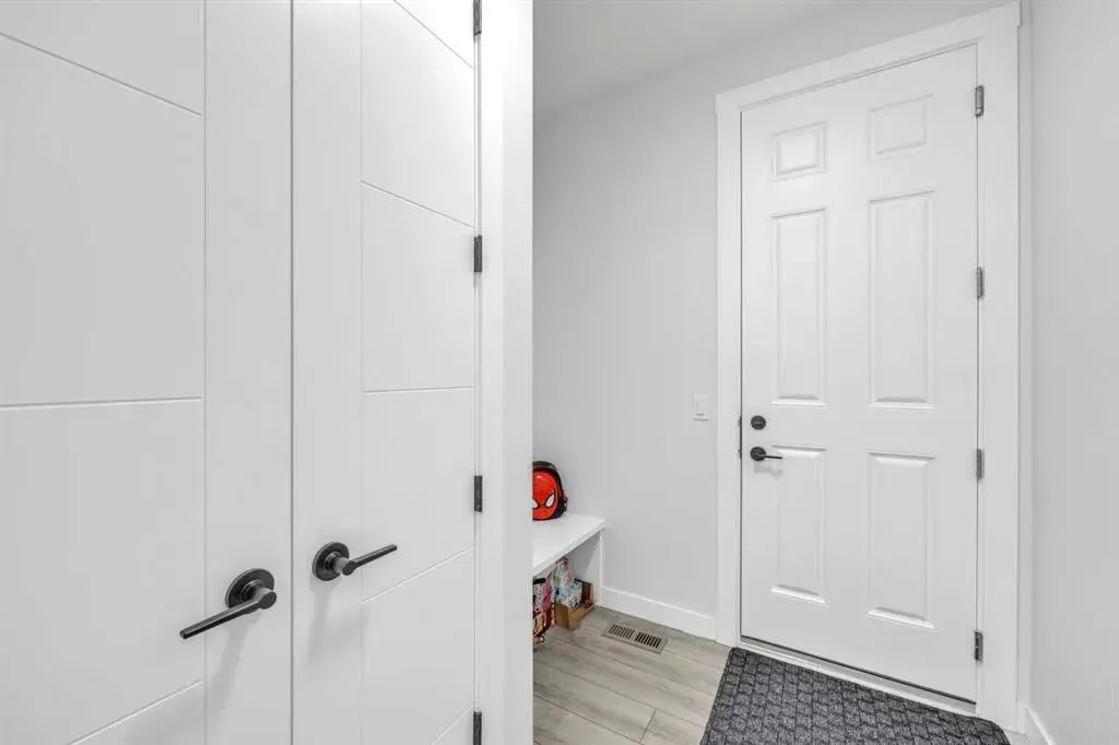 289 Corner Glen Way NE