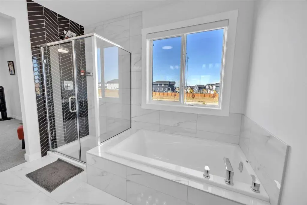 289 Corner Glen Way NE