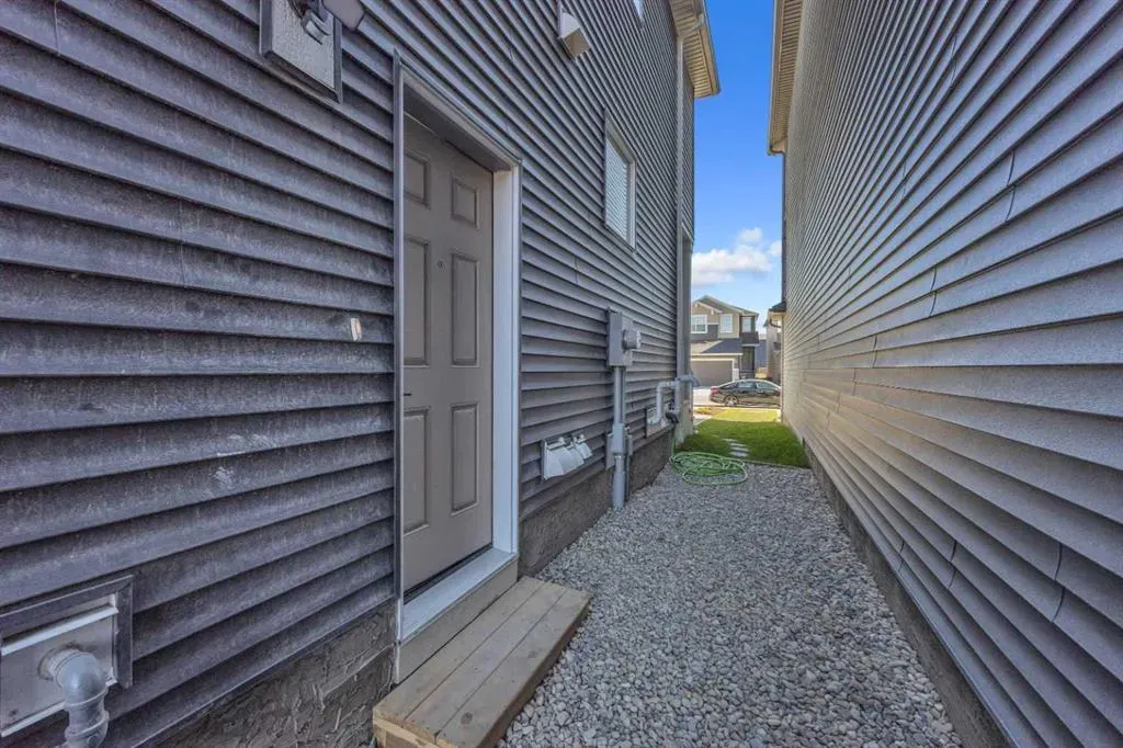 289 Corner Glen Way NE