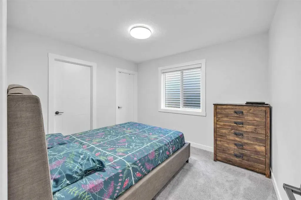 289 Corner Glen Way NE