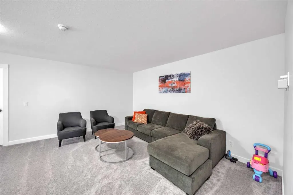 289 Corner Glen Way NE