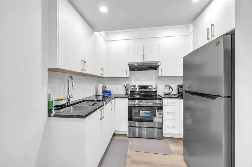 289 Corner Glen Way NE