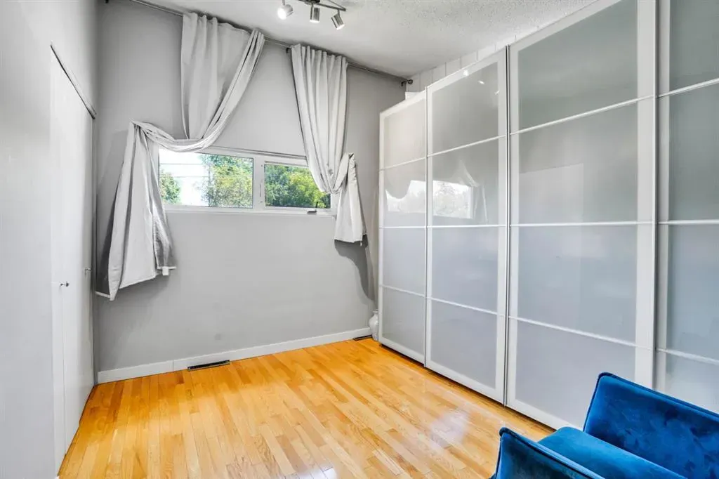 116 Selkirk Drive SW