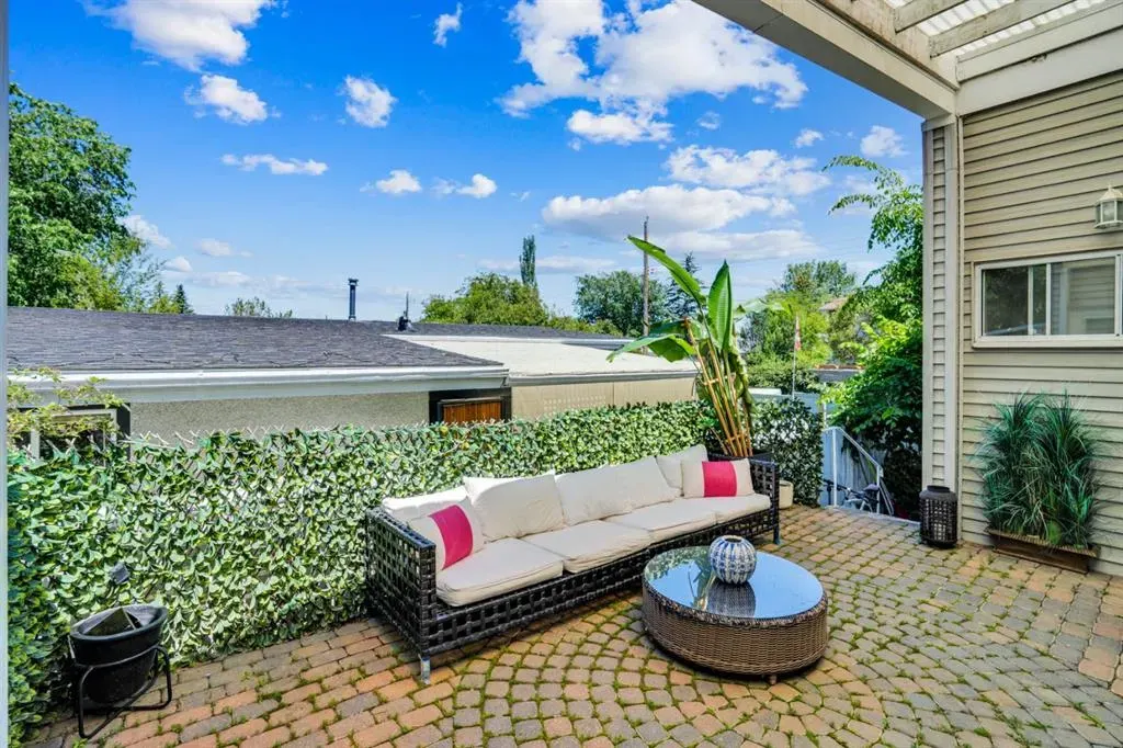 116 Selkirk Drive SW