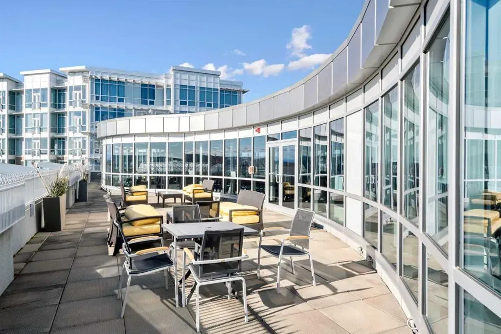 24 Varsity Estates Circle NW, #402