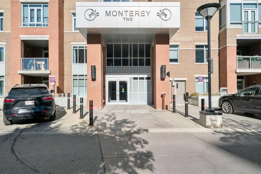 24 Varsity Estates Circle NW, #402