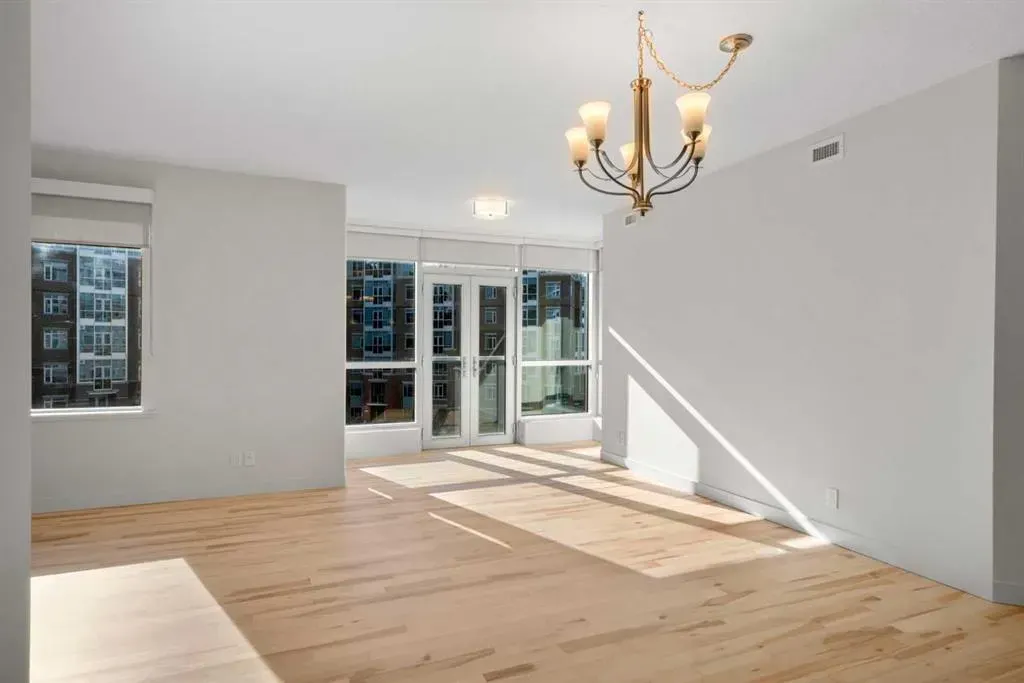 24 Varsity Estates Circle NW, #402