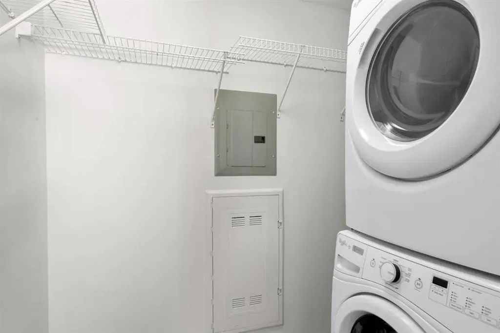 24 Varsity Estates Circle NW, #402